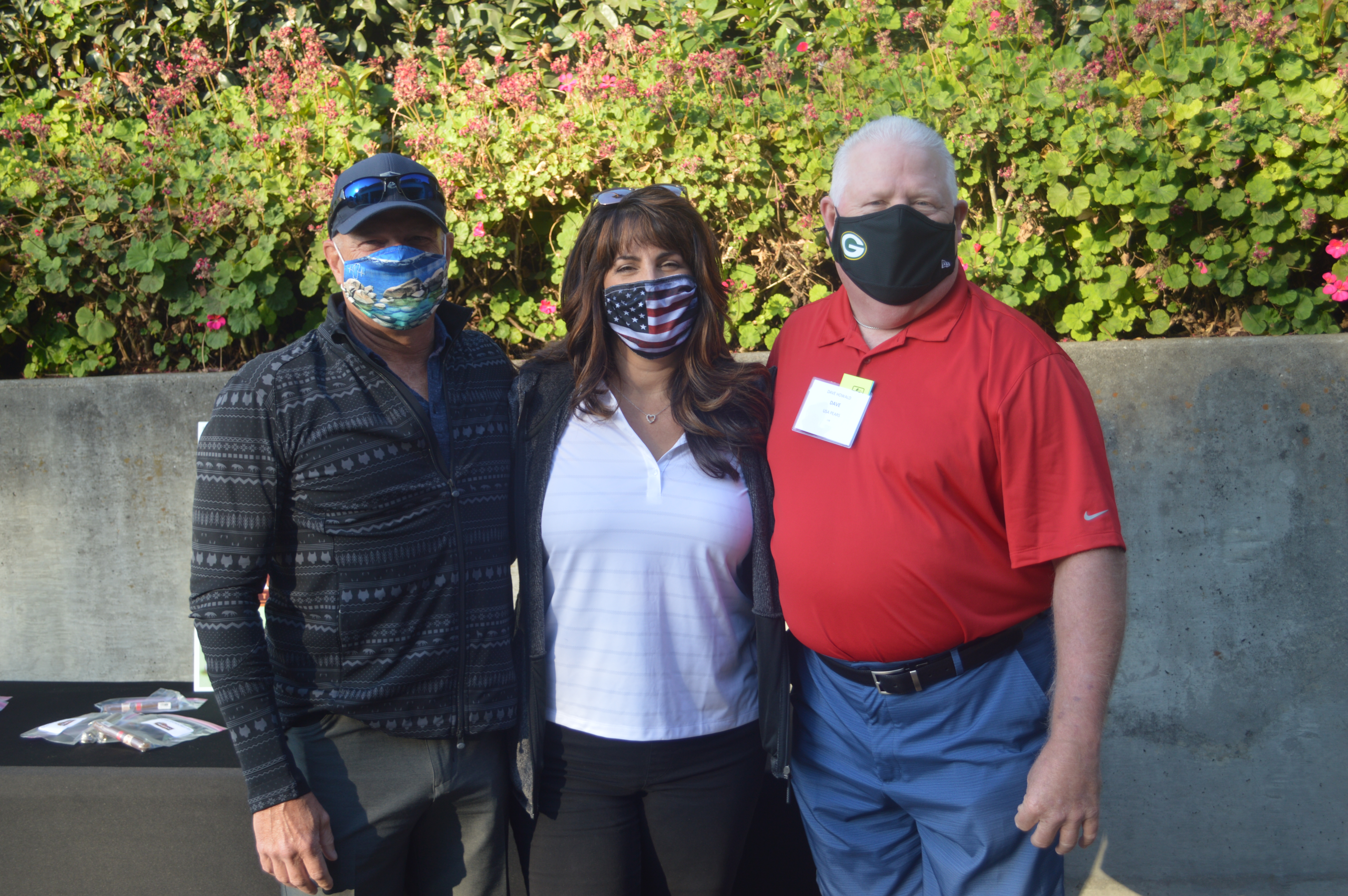 Jeff Kyer of InterLink Marketing, Angie Moen of Advantage Fresh and Dave Howald of USA Pears.