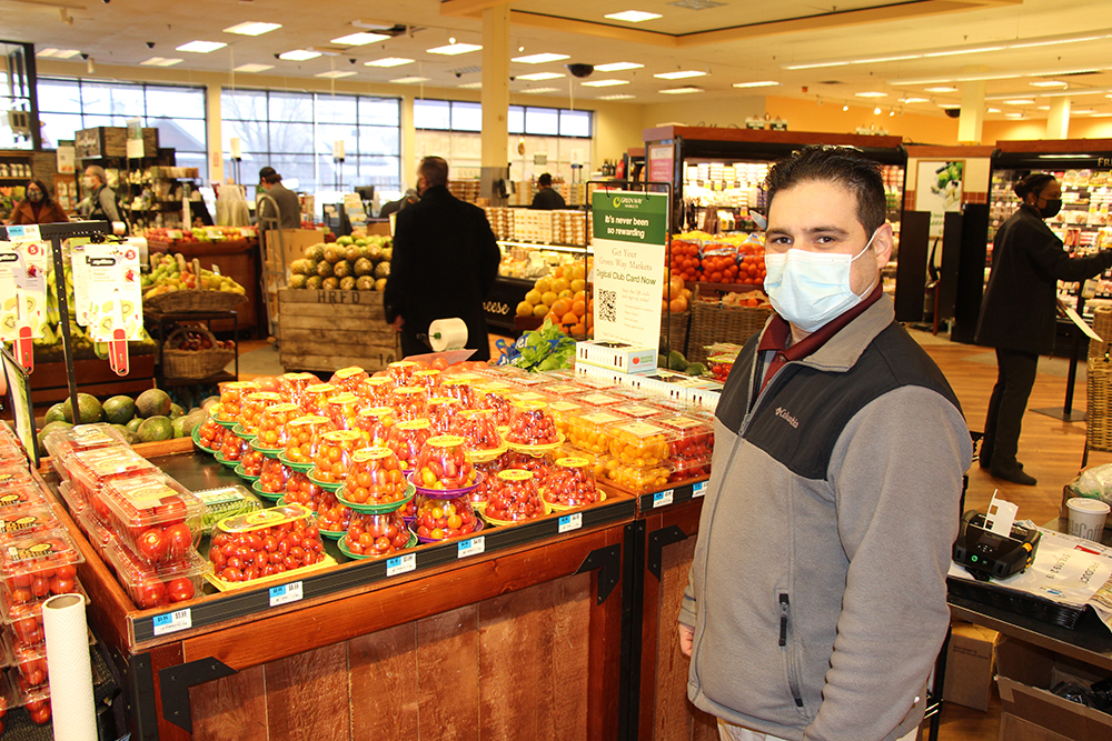 Joe Sammartino, produce specialist for Allegiance Retail Services.