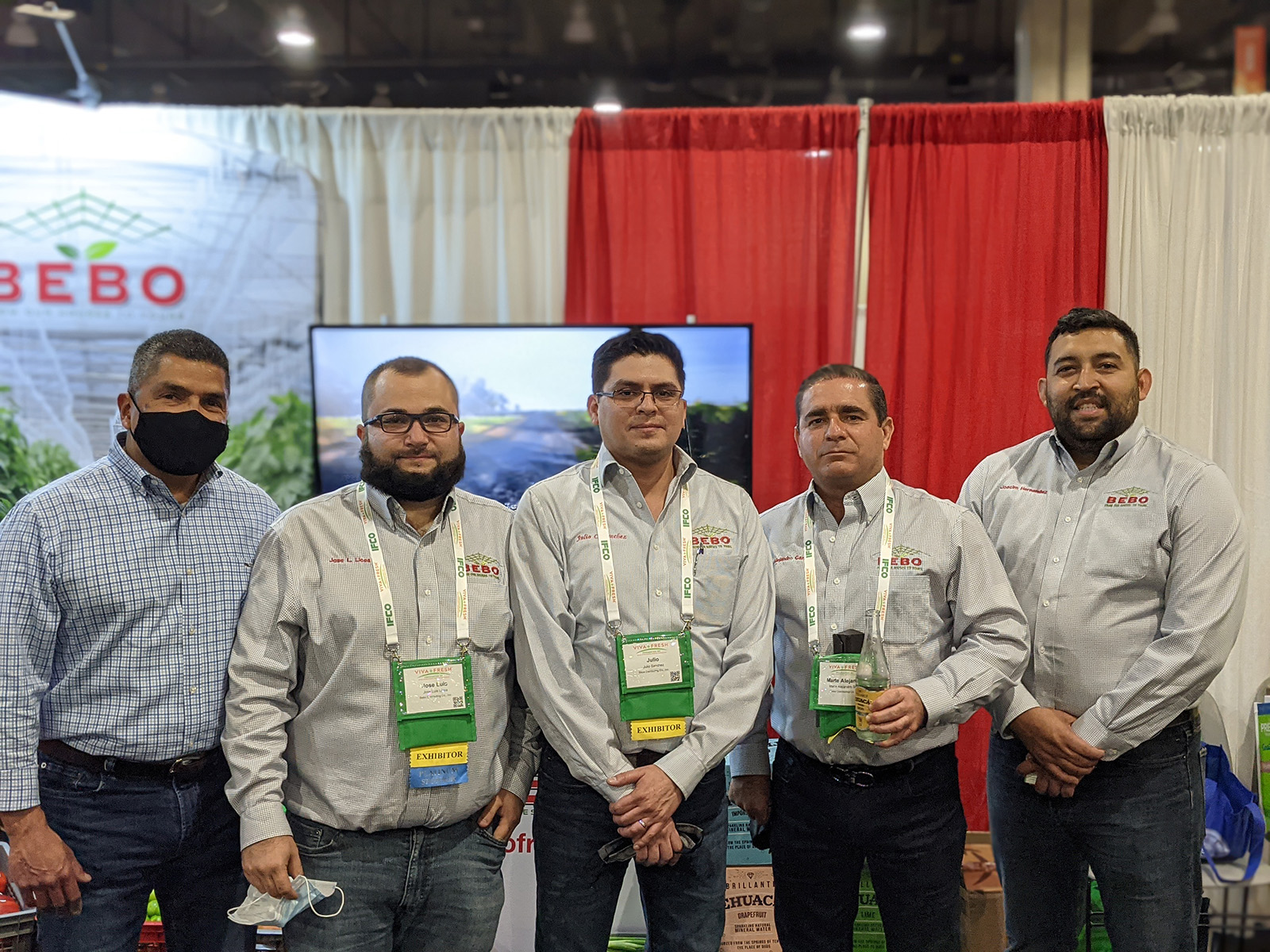 Jose Luis Licea, Julio Sanchez, Marte Alejandro, Joachim Hernandez, and Ramon Villarreal of Bebo Distributing.