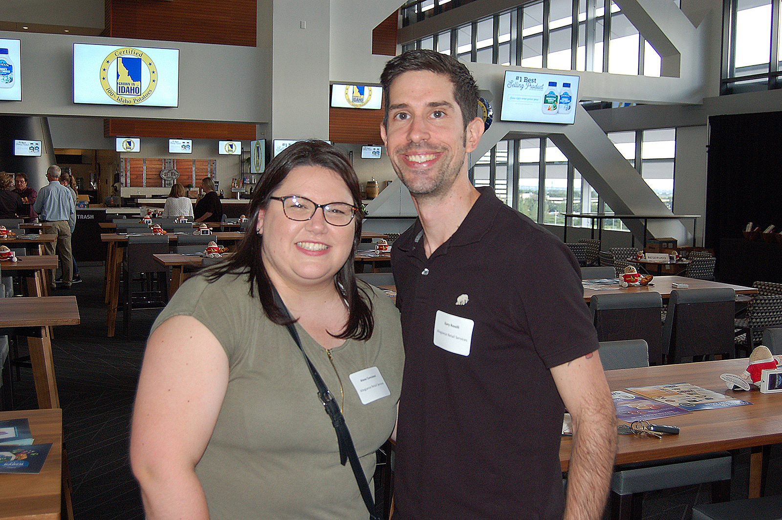 Alexa Conciatori and Gary Roselli of Allegiance Retail Services. 