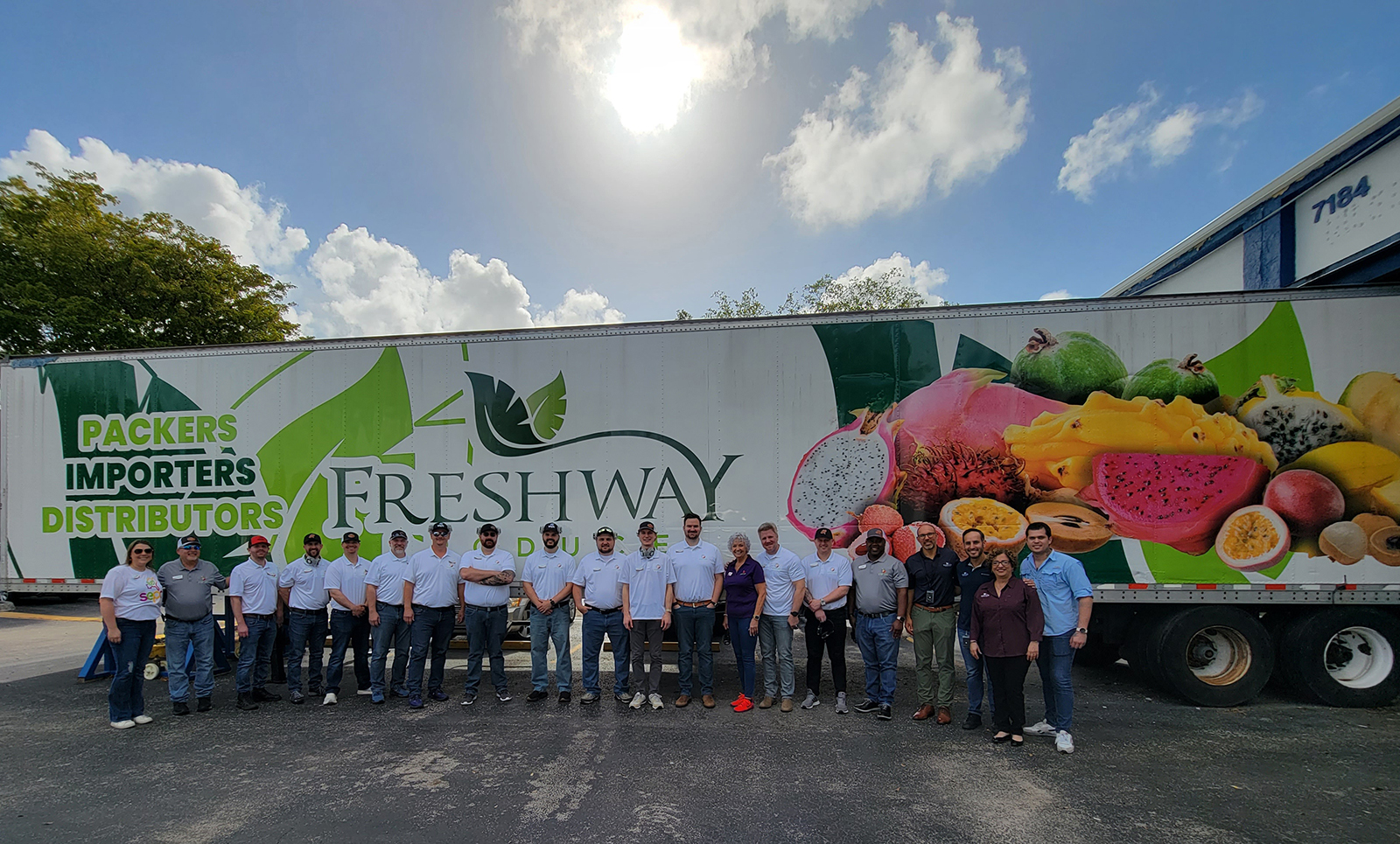 STEP-UPP Retail participants and Freshway Produce staff gather for a photo during the spring tour stop.