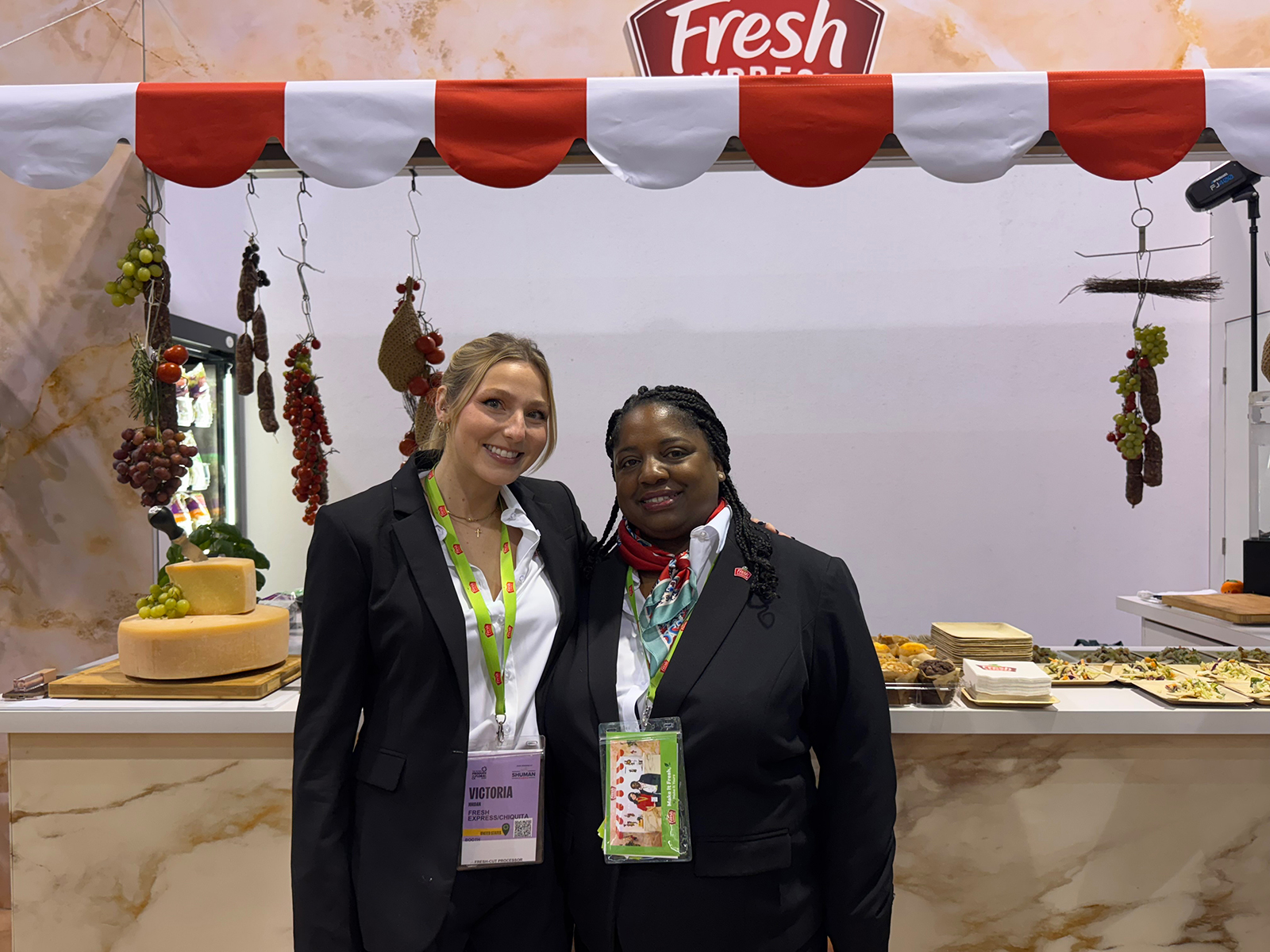 Victoria Jordan and Robin Bell of Fresh Express/Chiquita.