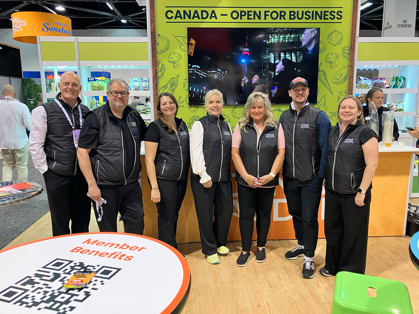 Dan Duguay, Jeff Hall, Shannon Sommerauer, Heather Urban, Lyse McClelland, Greg Palmer and Nicole Jeffrey of CPMA. 