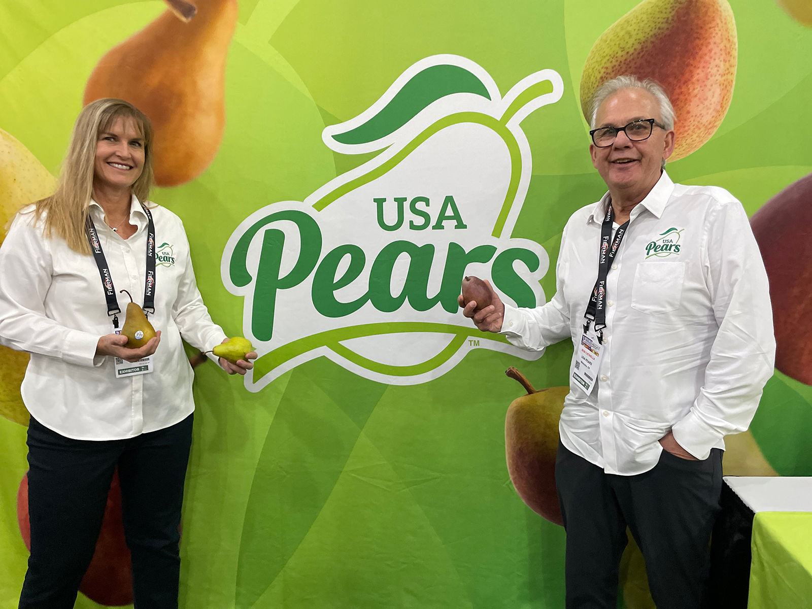 Barb Ruhs and Bob Catinella of USA Pears. 