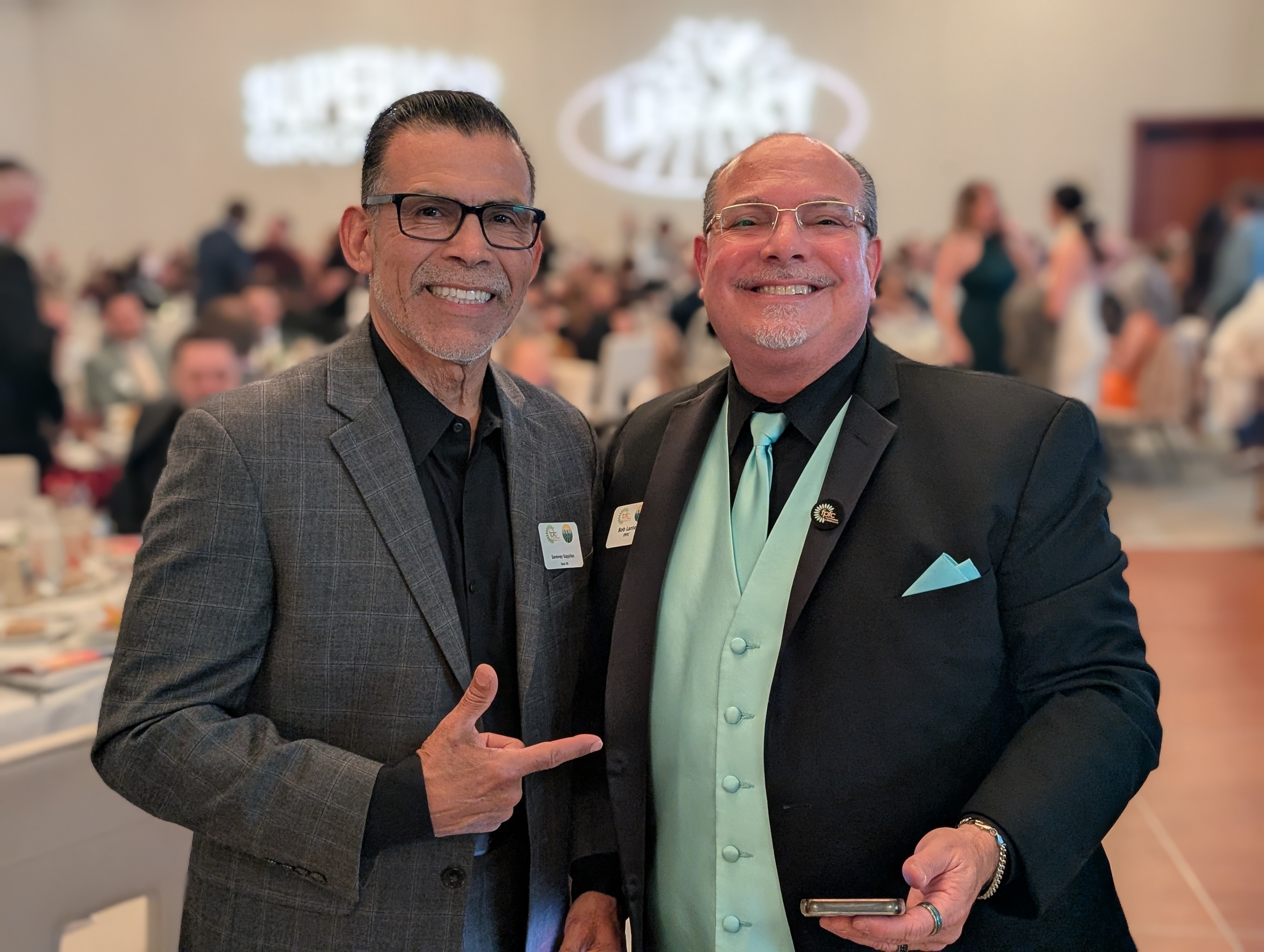 Marc Arresondo of Saveway Supplies with Bob Lanter of the Fresh Produce and Floral Council.