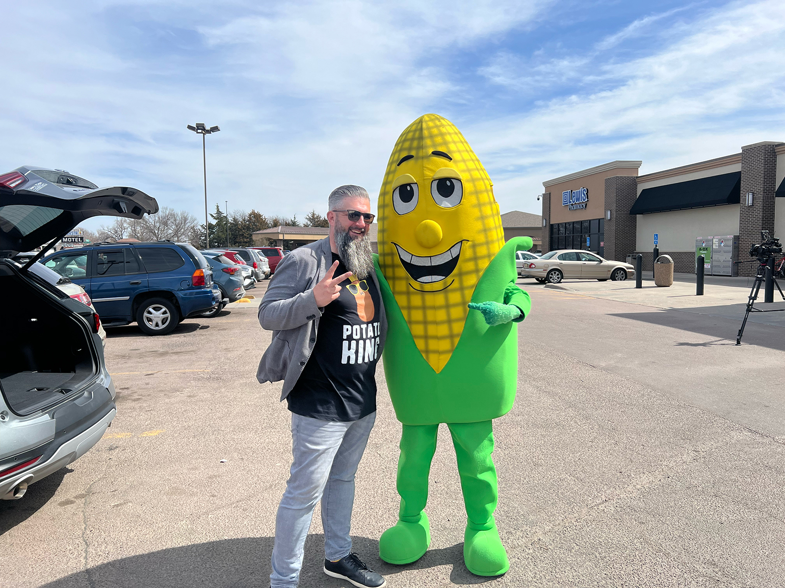 ‘Potato King’ Matt Roy of AWG with ‘Cornelius,’ the official mascot of Mitchell, SD, who made an appearance at the County Fair store.