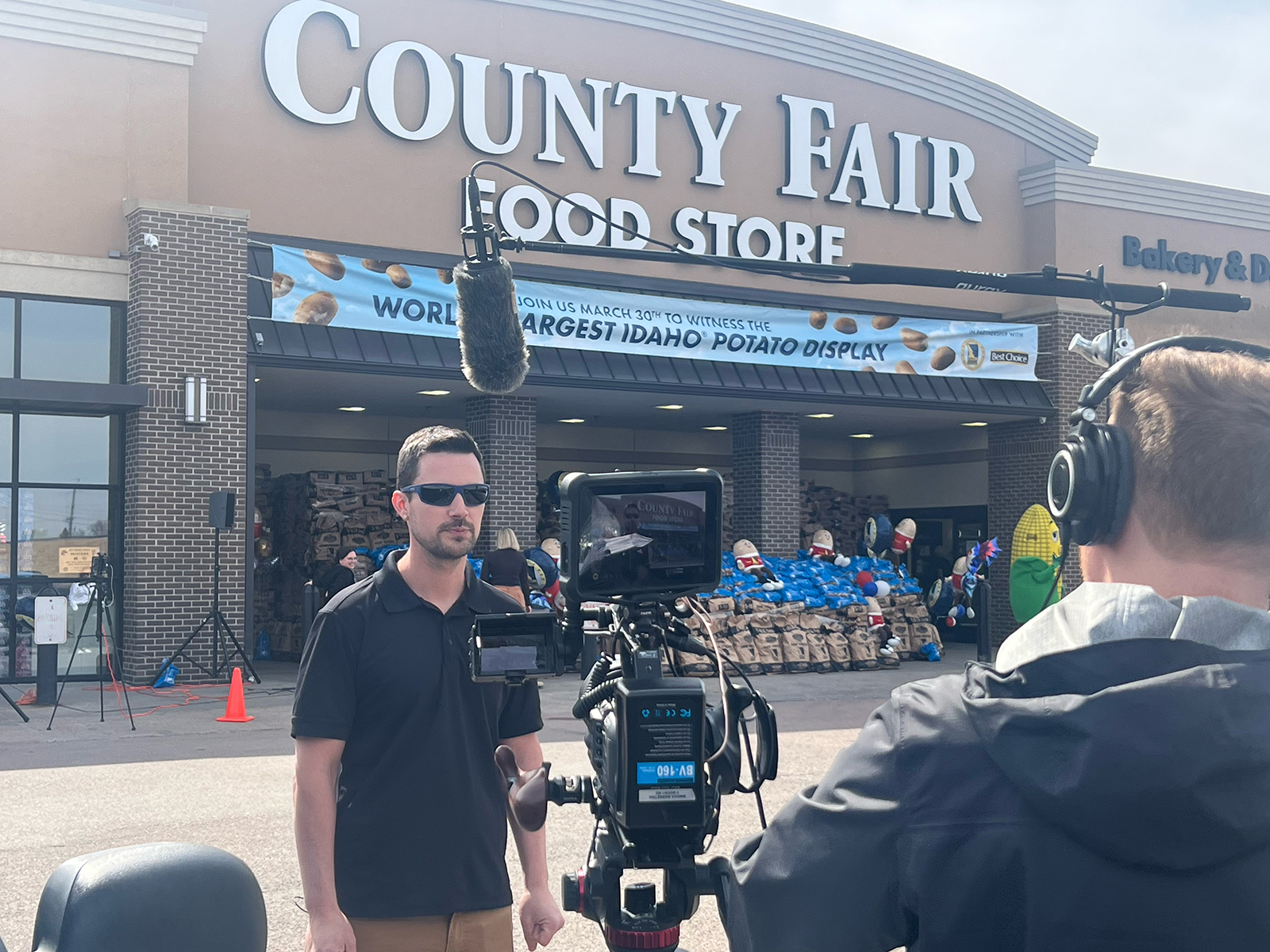 Mitchell Mayor Jordan Hanson gave comments about the display and what it meant to the community of Mitchell.