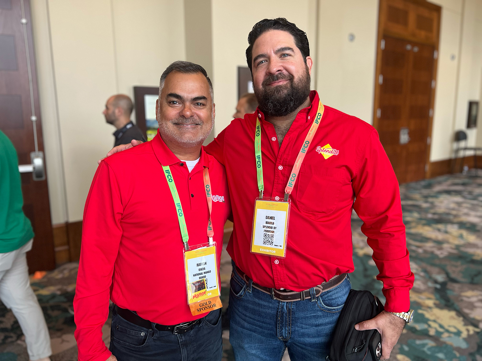 National Mango Board Executive Director Ramon Ojeda with Splendid by Porvenir President Daniel Ibarra.