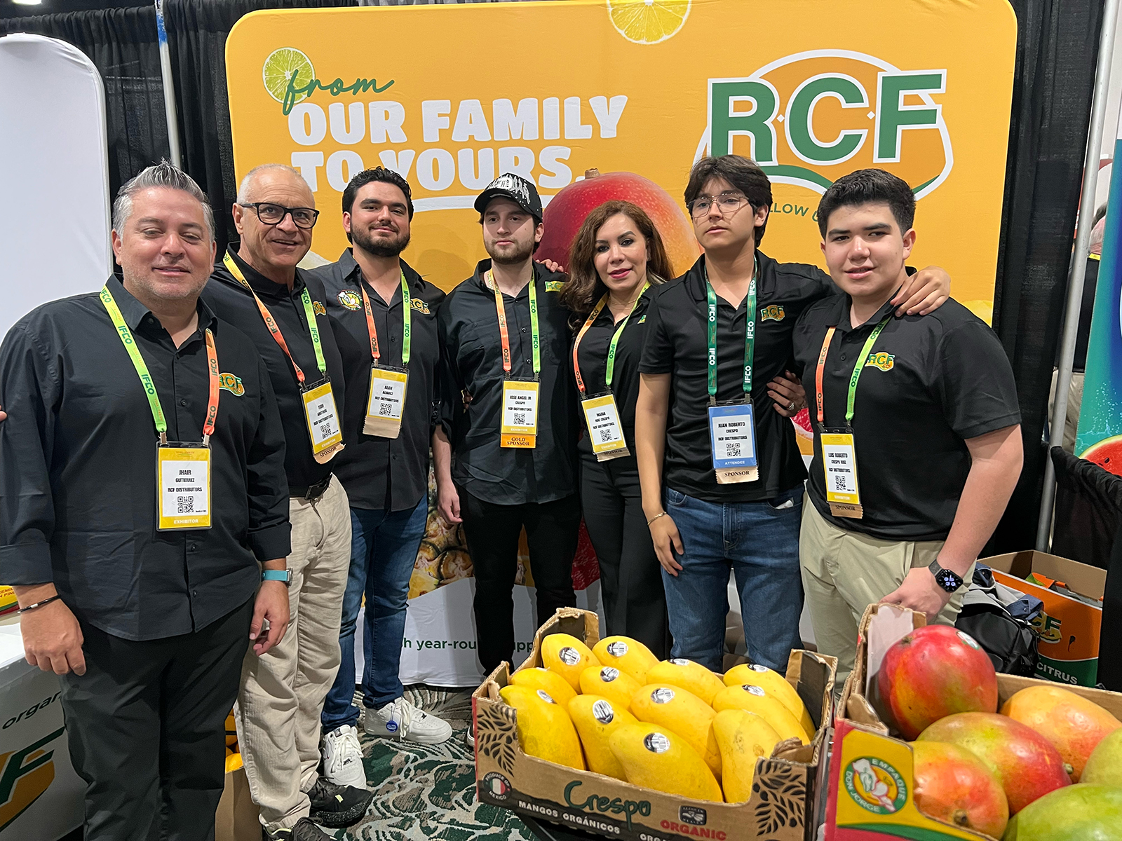The team at RCF Distributors promoted this year’s mango crop during the Viva Fresh Expo.