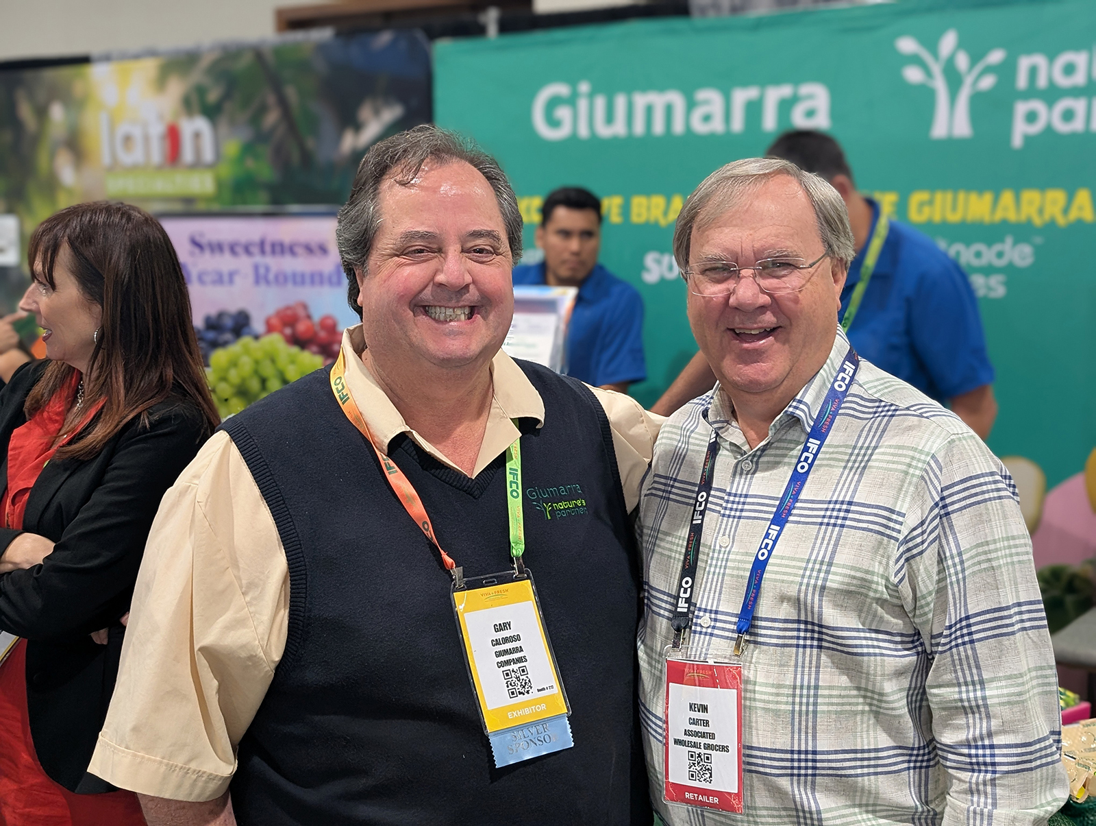 Gary Caloroso of Giumarra with Kevin Carter of Associated Wholesale Grocers.