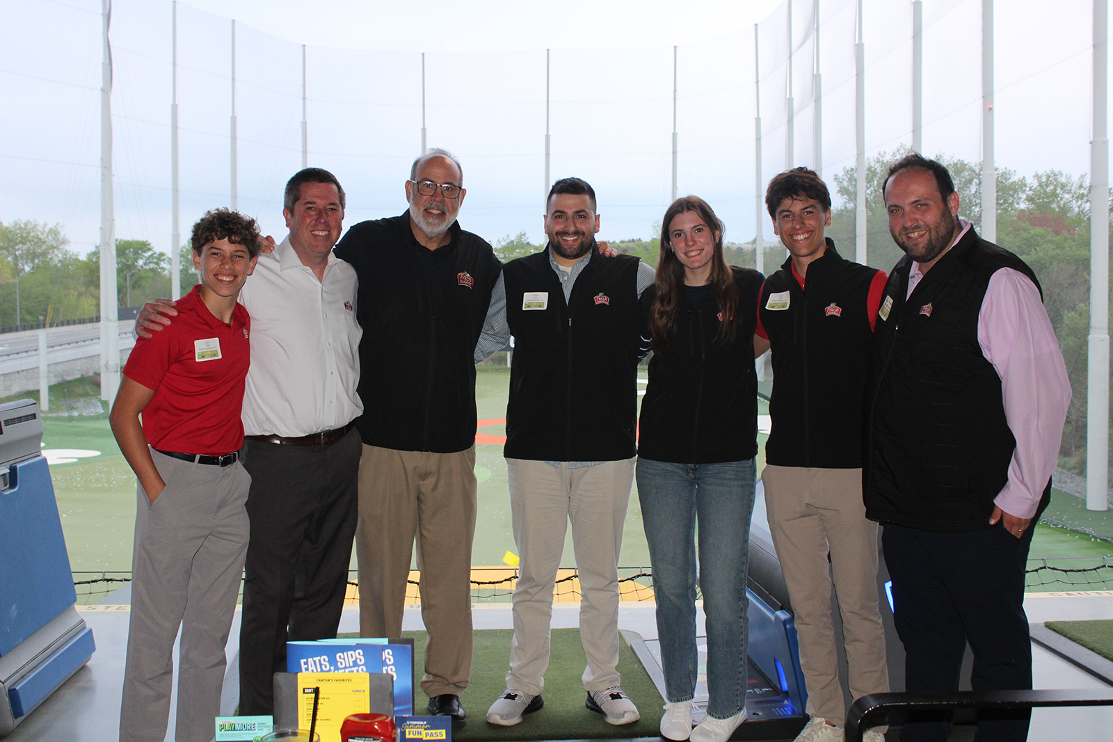Colin Dow, Mike Dow, Ralph Krulder, Rob Kerr, Sophia Tobias, Ryan Dow and Rob Haarburger, all of Fresh Express.