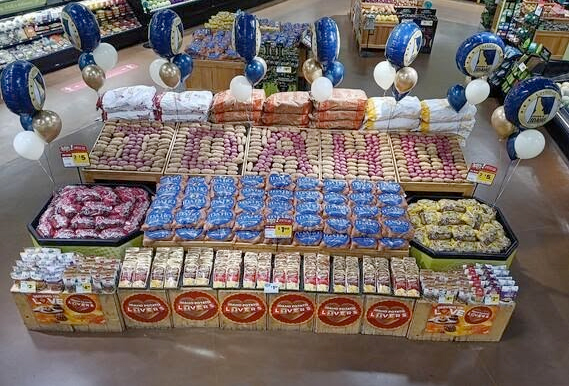 The first place display in the 10+ registers category was created by Alan Summers, produce manager of Broulim's in Rexburg, ID.