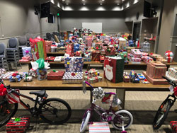 Stemilt-Foster-Kids-Gifts-1
