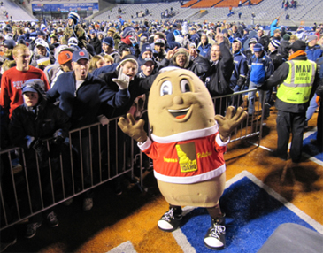 2012-FIPB-Spuddy-and-Crowds